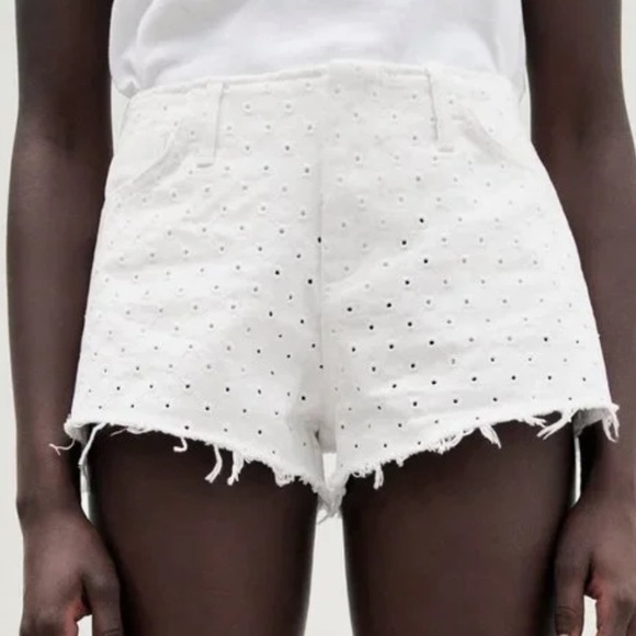 NEW ZARA White Low Rise Eyelet Cutwork Embroidery Size 8 - Picture 1 of 8